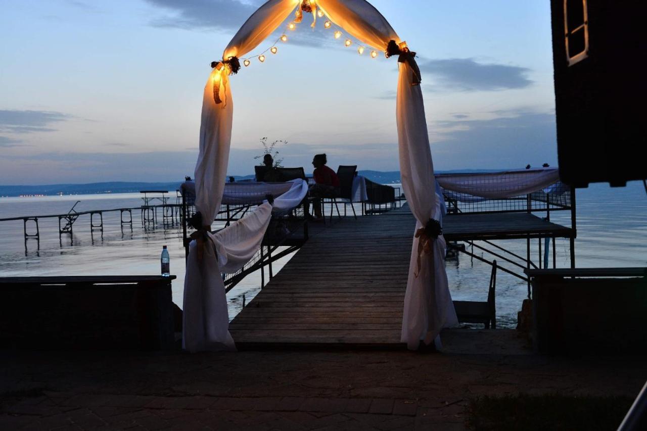 Granit Villa Balatonszarszo Buitenkant foto