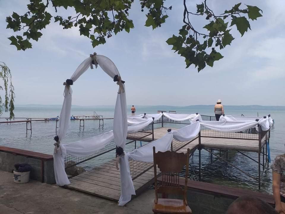 Granit Villa Balatonszarszo Buitenkant foto