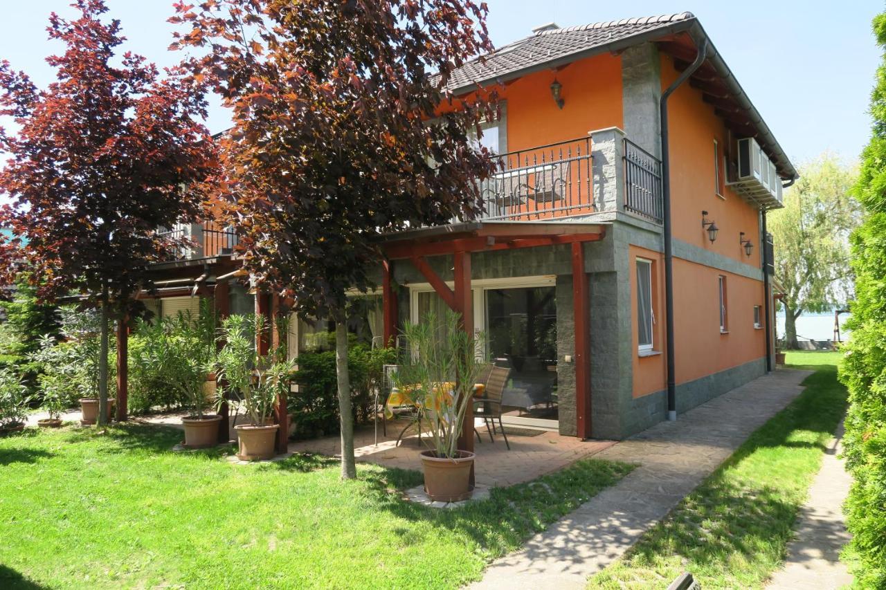 Granit Villa Balatonszarszo Buitenkant foto