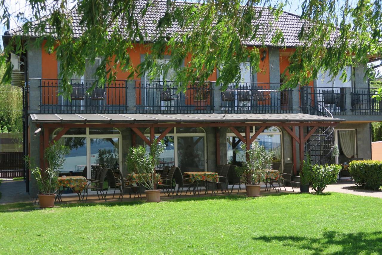Granit Villa Balatonszarszo Buitenkant foto