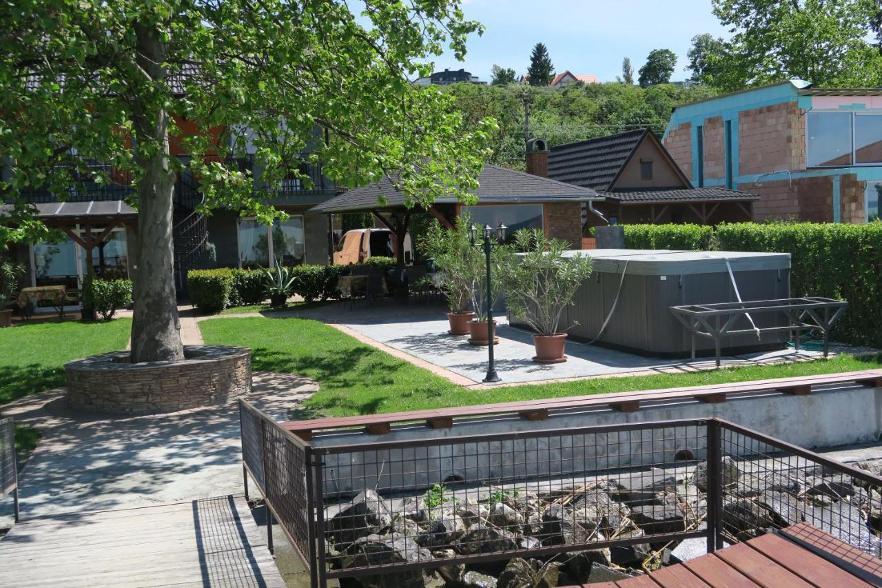 Granit Villa Balatonszarszo Buitenkant foto