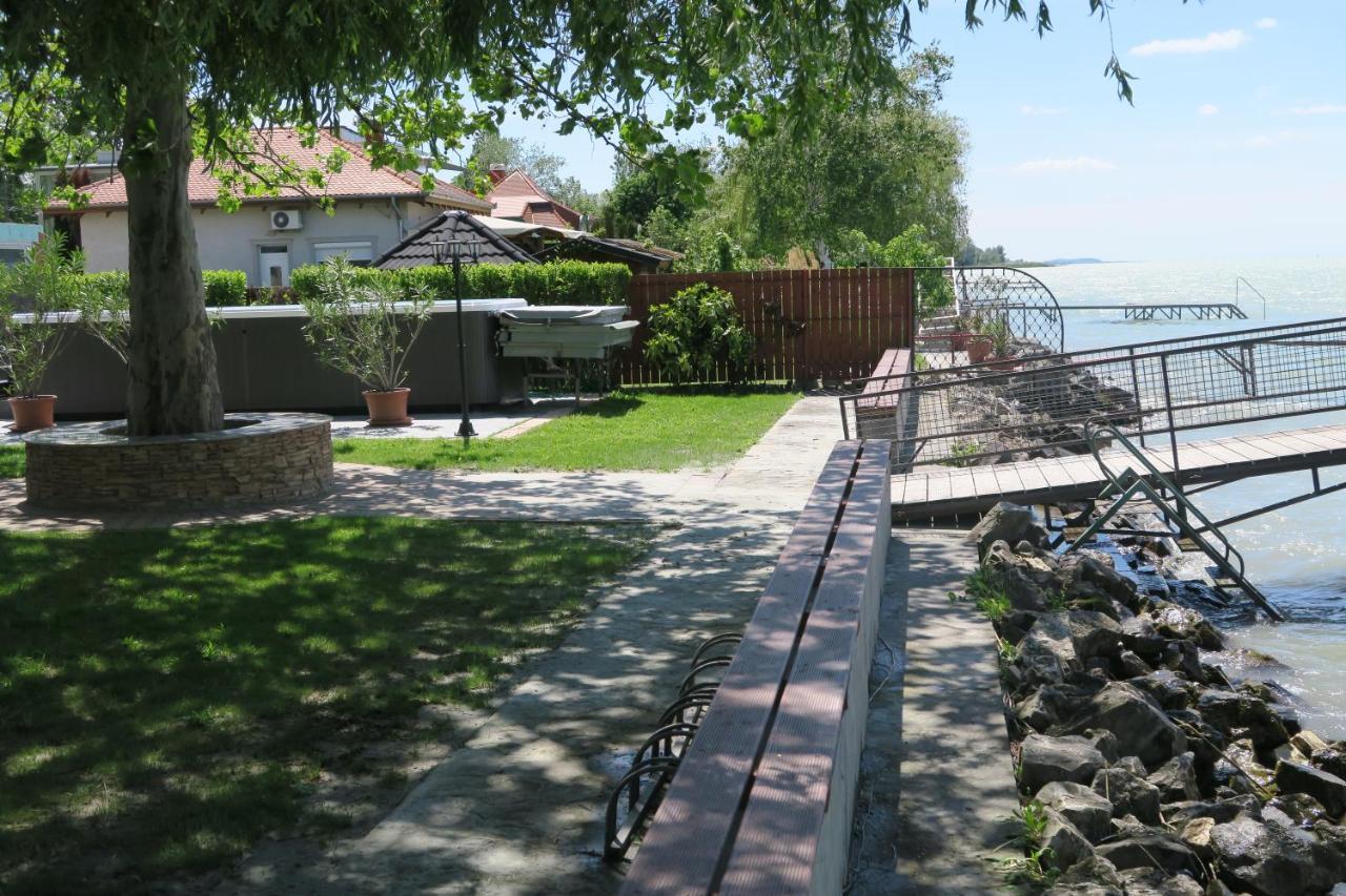 Granit Villa Balatonszarszo Buitenkant foto
